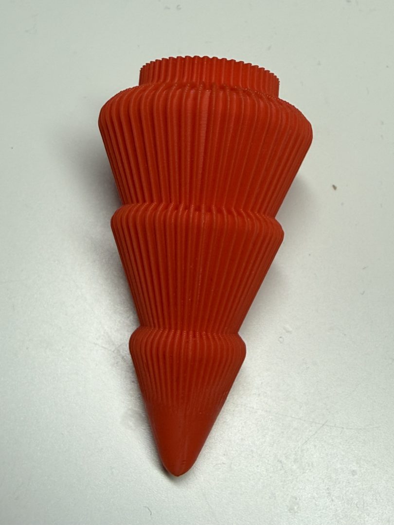 Ozdoba świąteczna wydrukowana w technologii FDM na Bambu Lab P2S z filamentu PLA – gładkie ściany i wysoka powtarzalność warstw