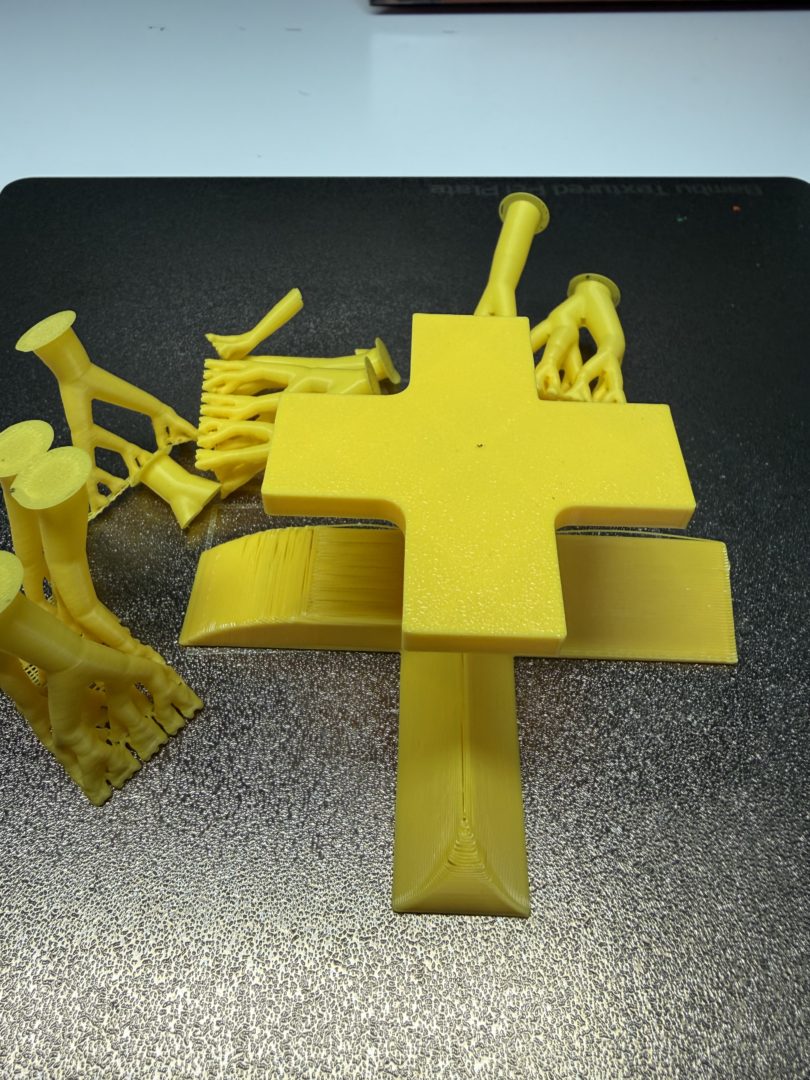 Model z PLA po usunięciu podpór, wydrukowany na Bambu Lab P2S